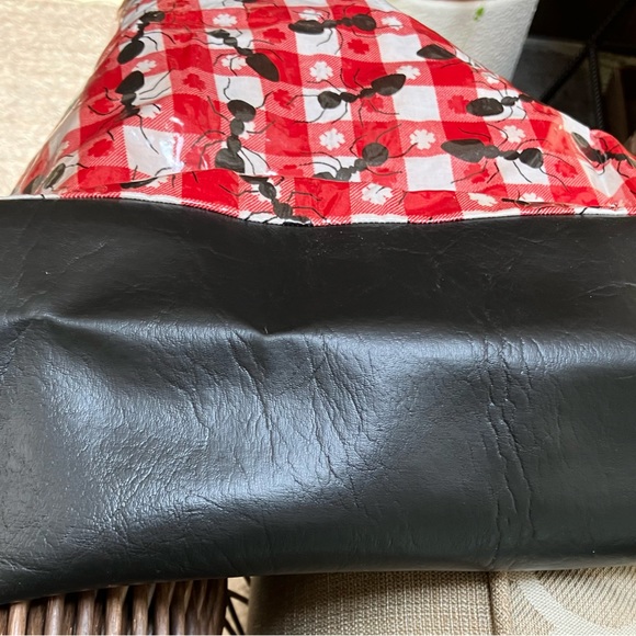 Summer ANTS special!! 6 placemats PLUS 41x43” TBLcloth—all in Crossbody Tote Bag - Picture 5 of 8